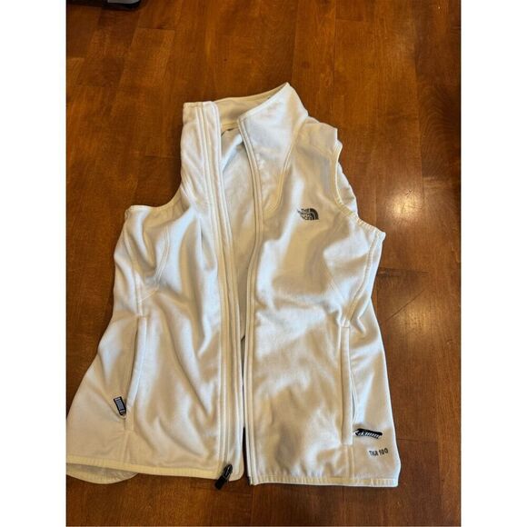 The North Face Jackets & Blazers - Woman’s north face TKA 100 light fleece vest size medium